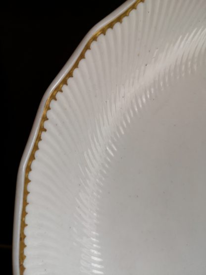 Compotier en porcelaine de Tournai à l'Or. – Image 2