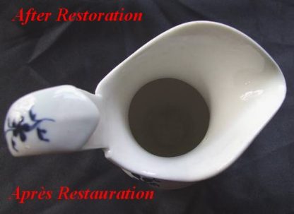 Pot à lait en forme de casque au décor à la mouche – Image 3