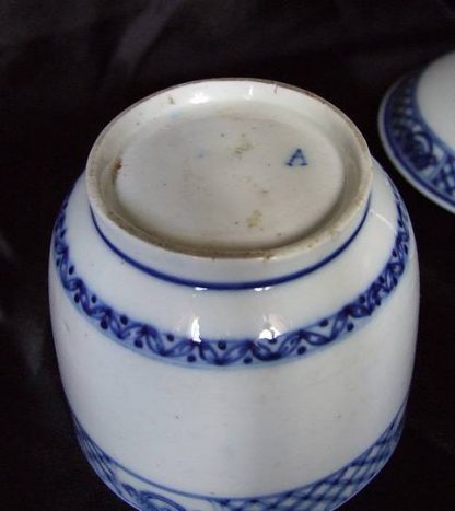 Très rare sucrier en porcelaine de Tournai – Image 2