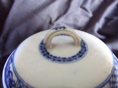 Très rare sucrier en porcelaine de Tournai – Image 3