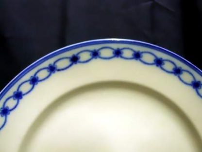 Assiette en porcelaine de Tournai (anneau fleuri) – Image 2