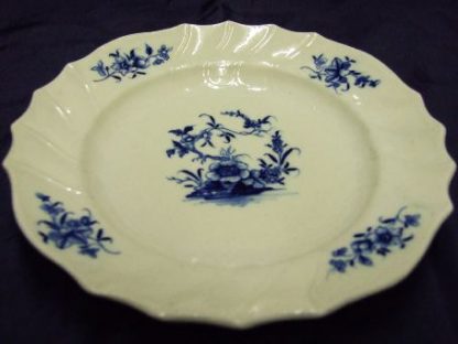 Assiette à dessert en porcelaine de Tournai décor Ronda 18ème