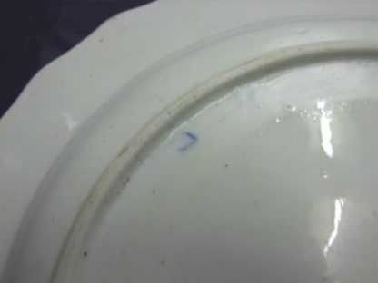 Assiette en porcelaine de Tournai décor au bouquet lié – Image 3