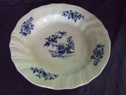 Assiette creuse en porcelaine de Tournai (Ronda)
