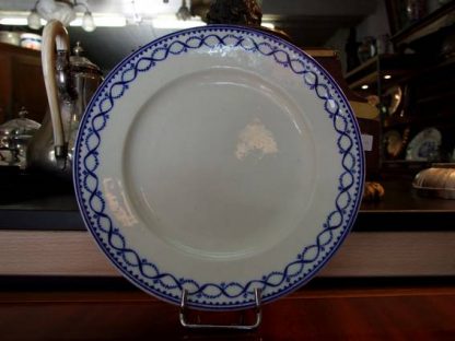 Six assiettes à dessert en porcelaine de Tournai (a l'anneau)