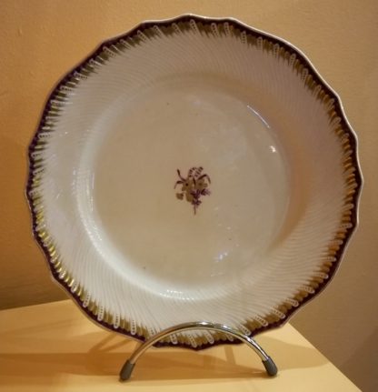 Paire d'assiettes en porcelaine tendre de Tournai deuxième période – Image 7