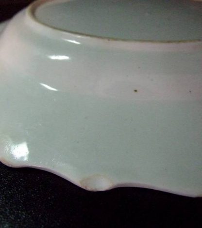 Assiette en porcelaine de Tournai (petit bouquet fleuri) – Image 4