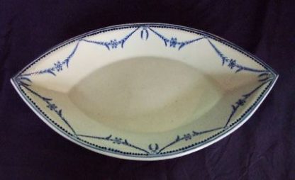 Présentoir en porcelaine de Tournai décor Louis XVI