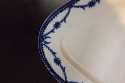 Base pour saucière en porcelaine de Tournai (Louis XVI) – Image 4