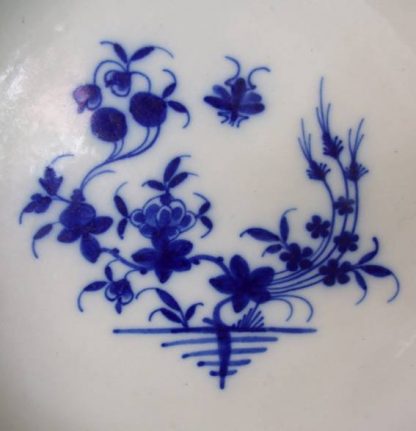 Bassin à la mouche en porcelaine de Tournai – Image 2