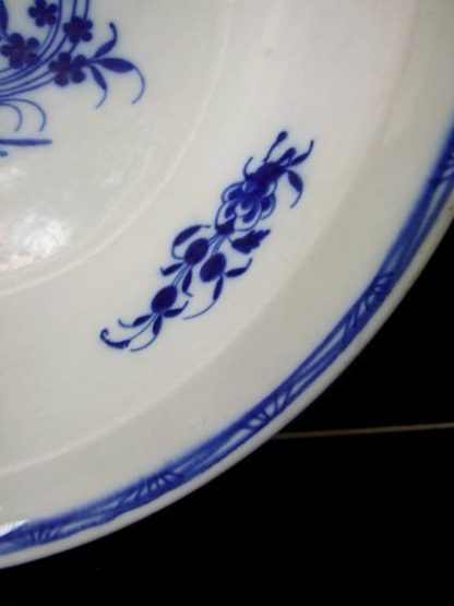 Bassin à la mouche en porcelaine de Tournai – Image 4