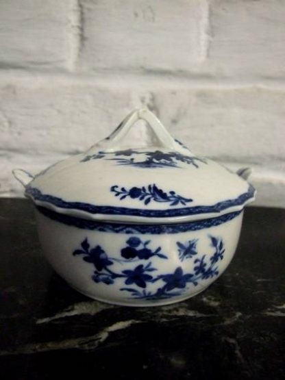 Paire de Beurriers en porcelaine de Tournai (mouche) – Image 3