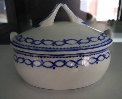 Beurrier en porcelaine de Tournai