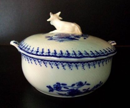 Beurrier en porcelaine de Tournai – Image 5