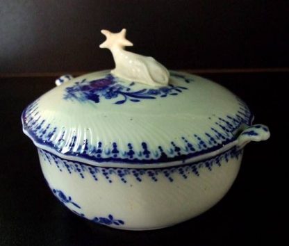Beurrier en porcelaine de Tournai – Image 4
