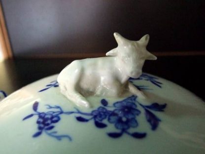 Beurrier en porcelaine de Tournai – Image 3