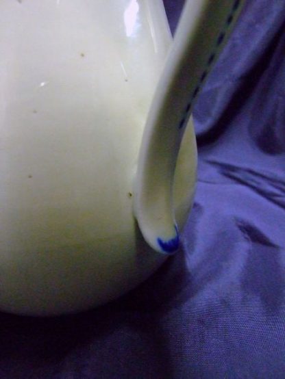 Cafetière en porcelaine de Tournai décor à l'anneau – Image 3