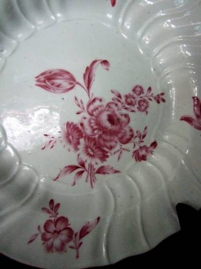 Assiette camaieu rose Tournai