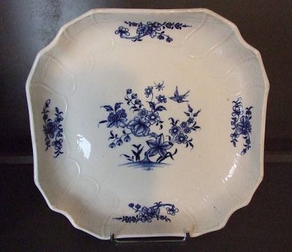 Compotier à pans coupés en porcelaine de Tournai