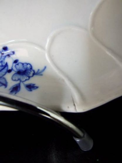 Compotier à pans coupés en porcelaine de Tournai – Image 3