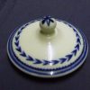 Couvercle de crémier Empire à l'épi en porcelaine de Tournai.