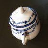 Crémier boule en porcelaine de Tournai (Laurier fleuri) – Image 6
