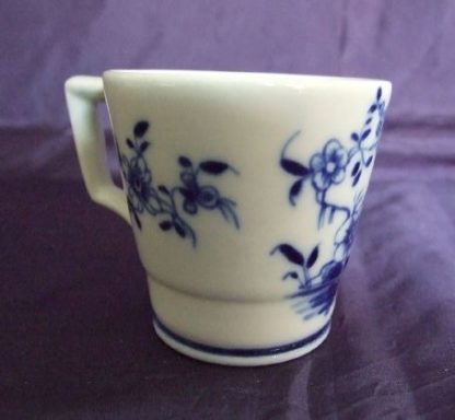 Crémier ronda en porcelaine de Tournai