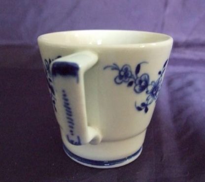 Crémier ronda en porcelaine de Tournai – Image 3