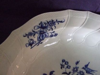 Plat à ragoût en porcelaine de Tournai – Image 4