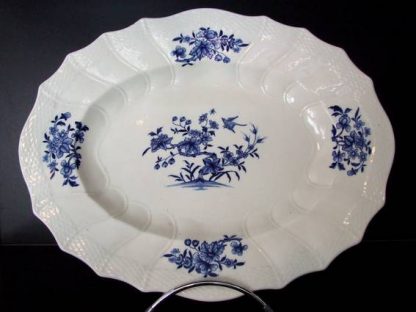 Plat oval en porcelaine de Tournai