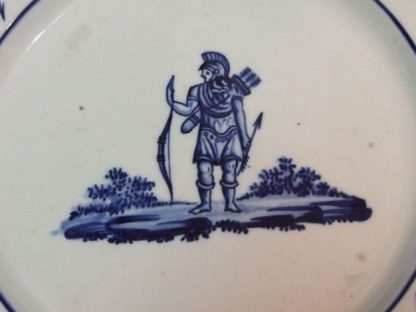 Assiette en porcelaine de Tournai décor au Guerrier Romain – Image 4