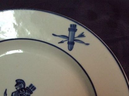 Assiette en porcelaine de Tournai décor au Guerrier Romain – Image 3