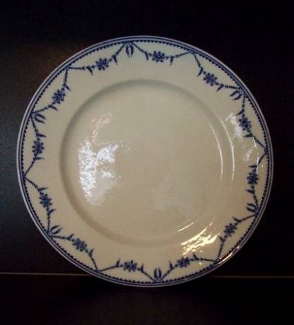 Assiette en porcelaine de Tournai (Louis XVI)