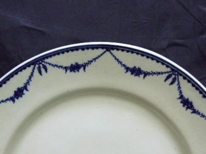 Assiette en porcelaine de Tournai (Louis XVI) – Image 4