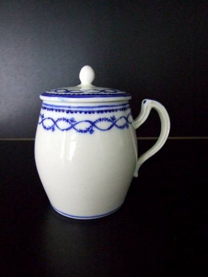 Moutardier en porcelaine de Tournai