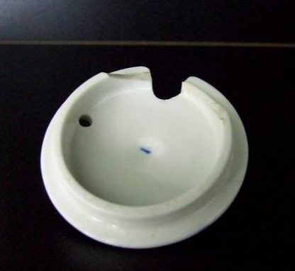 Moutardier en porcelaine de Tournai – Image 4
