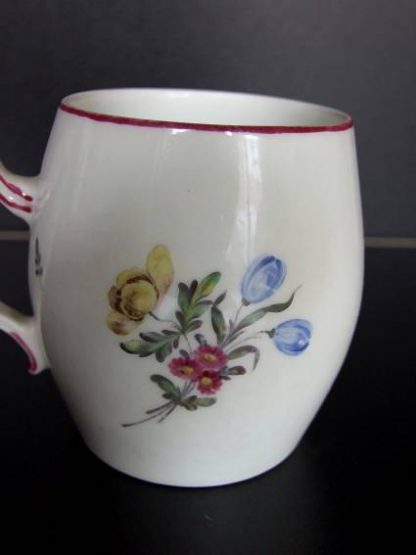 Moutardier polychrome en porcelaine de Tournai – Image 3