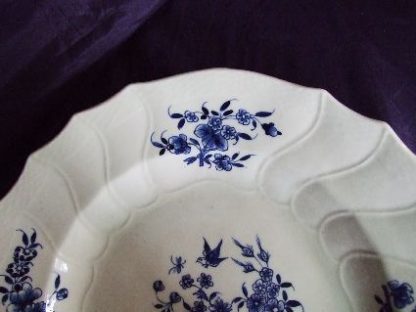 Plat rond en porcelaine de Tournai – Image 6