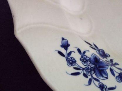 Plat rond en porcelaine de Tournai – Image 4
