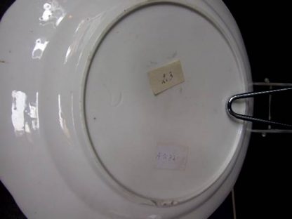 Paire d'assiettes polychromes en porcelaine de Tournai – Image 7
