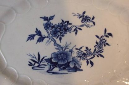 Plat ovale en porcelaine tendre de Tournai (Ronda) – Image 5
