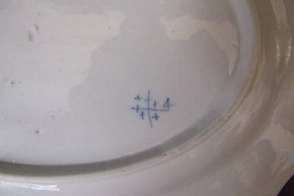Plat ovale en porcelaine tendre de Tournai (Ronda) – Image 2