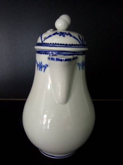 Verseuse en porcelaine de Tournai (Louis XVI) – Image 5