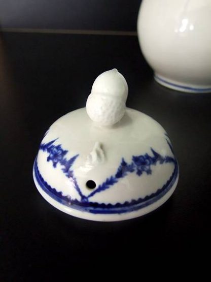 Verseuse en porcelaine de Tournai (Louis XVI) – Image 3