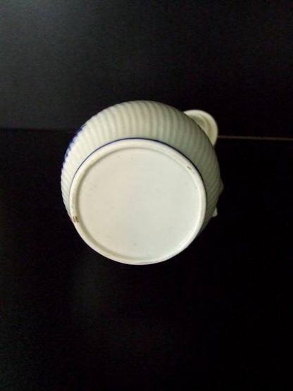 Verseuse en porcelaine de Tournai – Image 2