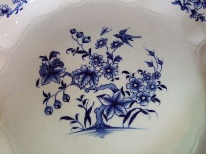 Plat rond en porcelaine de Tournai – Image 6