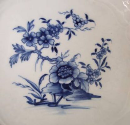 Plat en porcelaine tendre de Tournai – Image 4