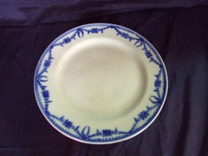 Plat à tarte en porcelaine de Tournai (Louis XVI) – Image 5