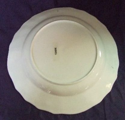 Assiette polychrome en porcelaine tendre de Tournai – Image 2