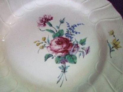 Assiette polychrome en porcelaine tendre de Tournai – Image 6